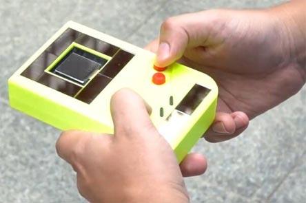تولید کنسول بازی که بدون باتری شارژ می شود