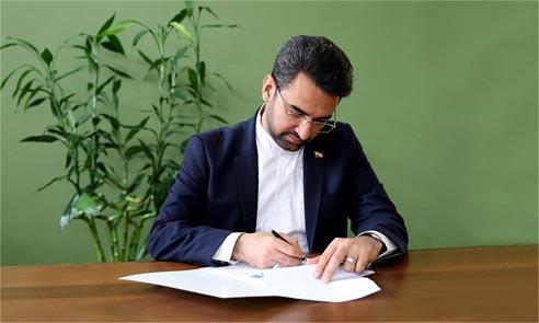 وزیر ارتباطات و رییس رگولاتوری  به ایرانسل تبریک گفتند